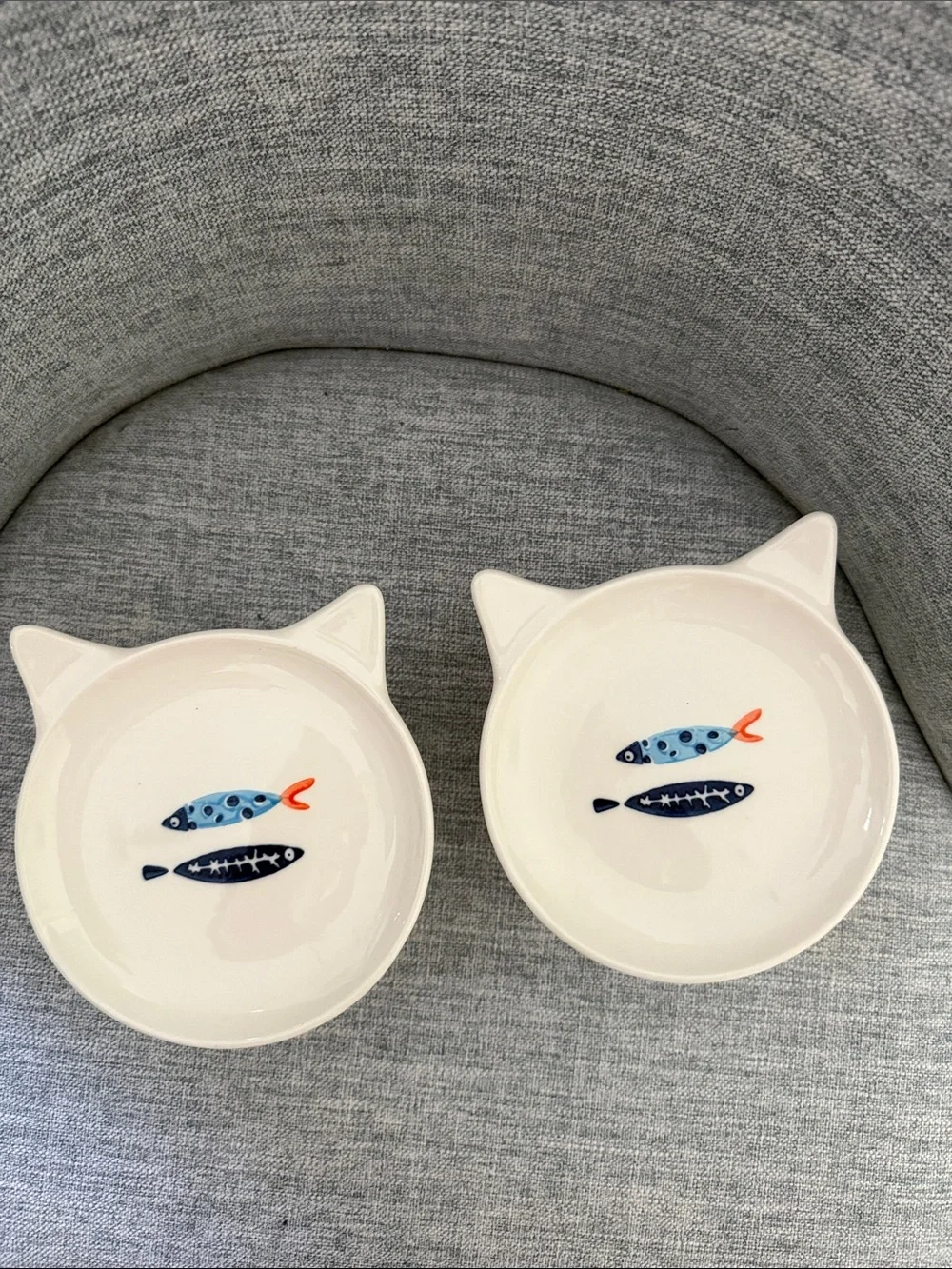 Ceramic Cat-Ear Pet Bowl in White with Blue & Orange Fish Motif